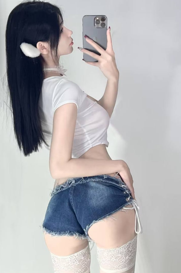 水晶体育足球俱乐部：绿茵场上的璀璨明珠